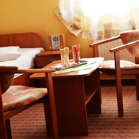 Jan Hotel 2*