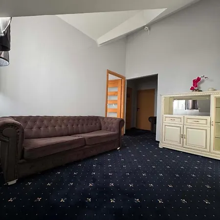 Jan Hotel 2*