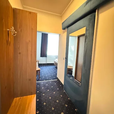 Jan Hotel 2*